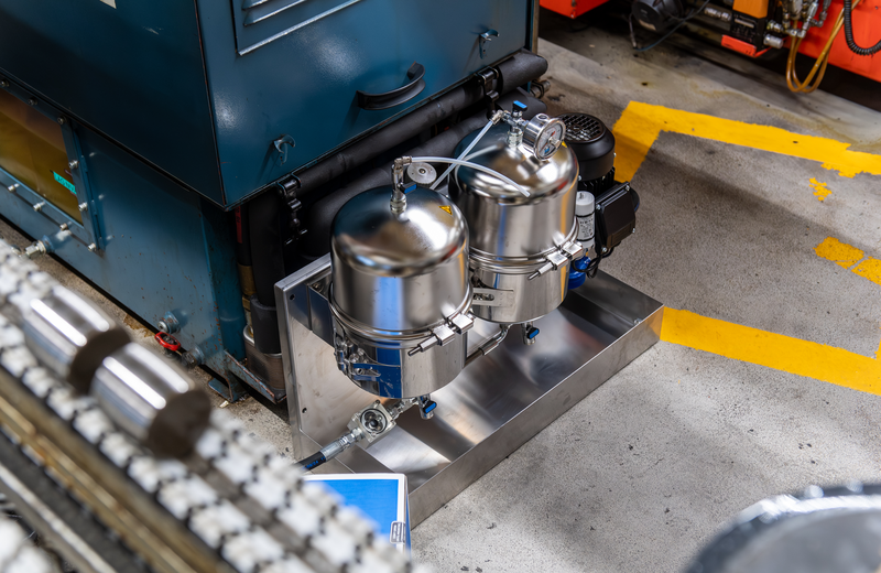 SKF RecondOil montage door Euroquip DST technologie, industriële olie regenereren, circulaire olie, oliehergebruik industrie, RecondOil Box, varnish verwijderen olie, nanodeeltjes olie, olie-analyse ISO 4406
